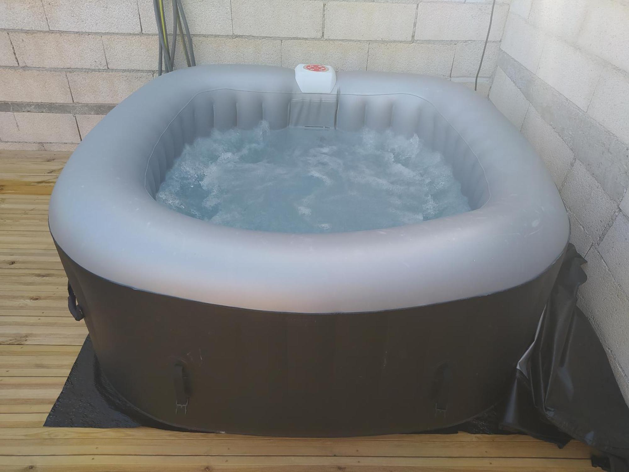 Studio Cosy Avec Terrasse Et Jacuzzi A Disposition De Mai A Aout Rians  Exterior foto