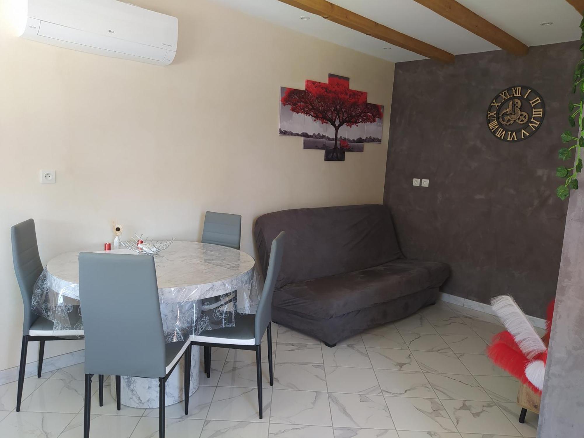 Studio Cosy Avec Terrasse Et Jacuzzi A Disposition De Mai A Aout Rians  Exterior foto